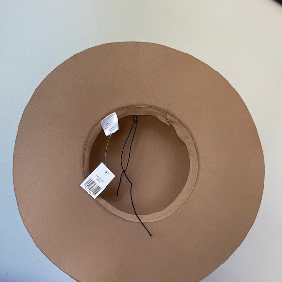 Floppy Hat w/ Wide Brim - Picture 3 of 6